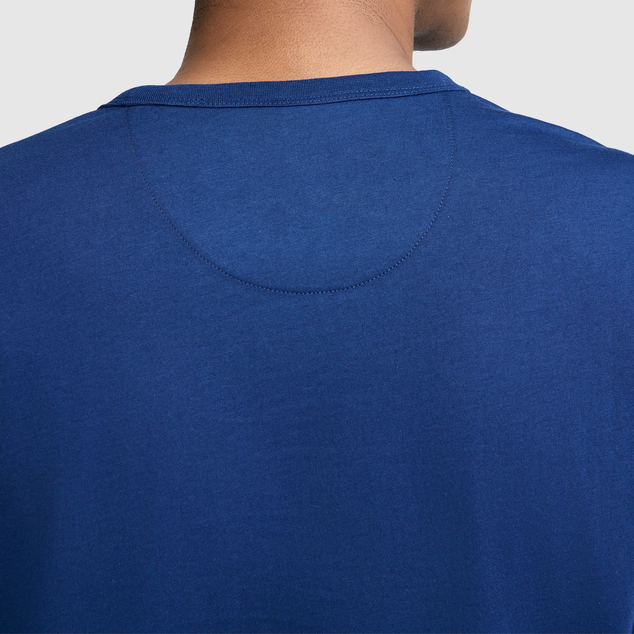 Medallion Long Sleeve Graphic T-Shirt - Image 5